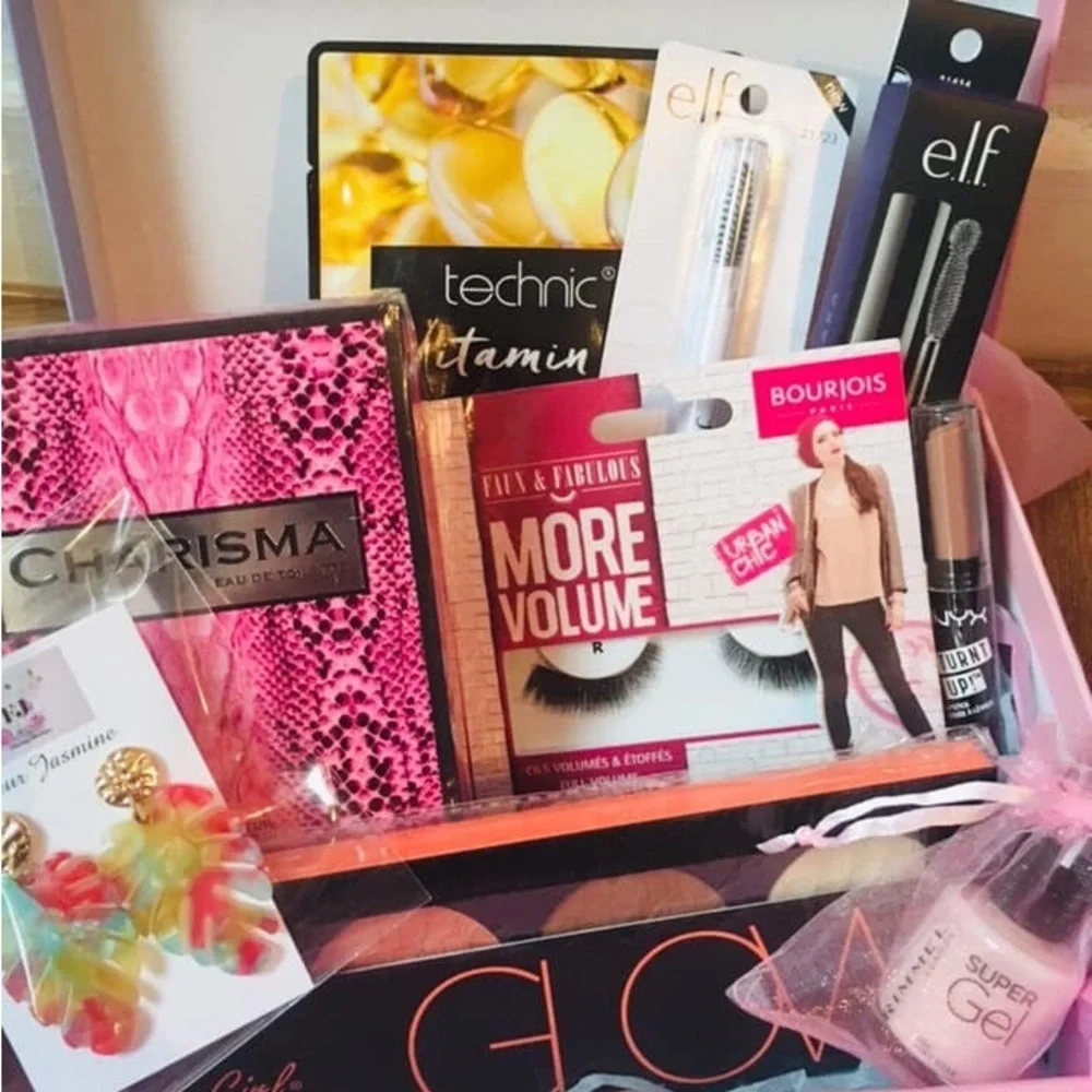 TOP NAME BRAND MYSTERY BEAUTY BOX (NEW WITH TAGS)
